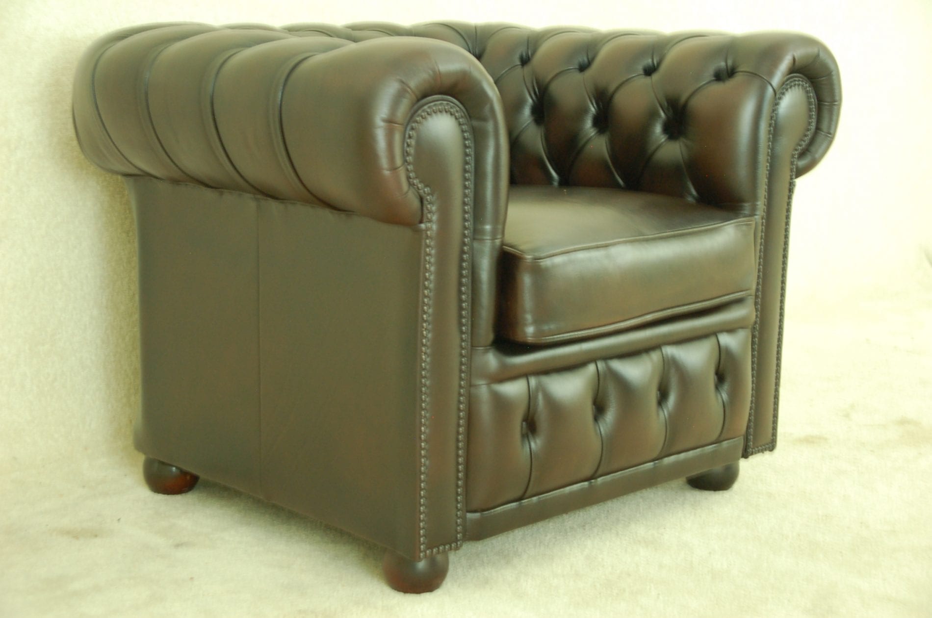 Lage chesterfield stoel verhuur model Delta Chesterfield