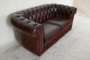 Full size en mid size chesterfield buckingham de luxe in antique dark rust