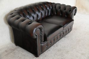 compacte gebruikte chesterfield tweezits bank