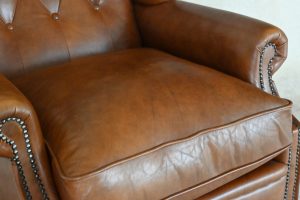 Engelse chesterfield oorfauteuil gebruikt