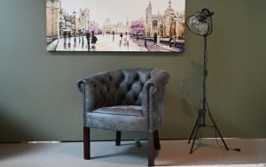 Victorian long leg tub chair in charcoal kleur leer