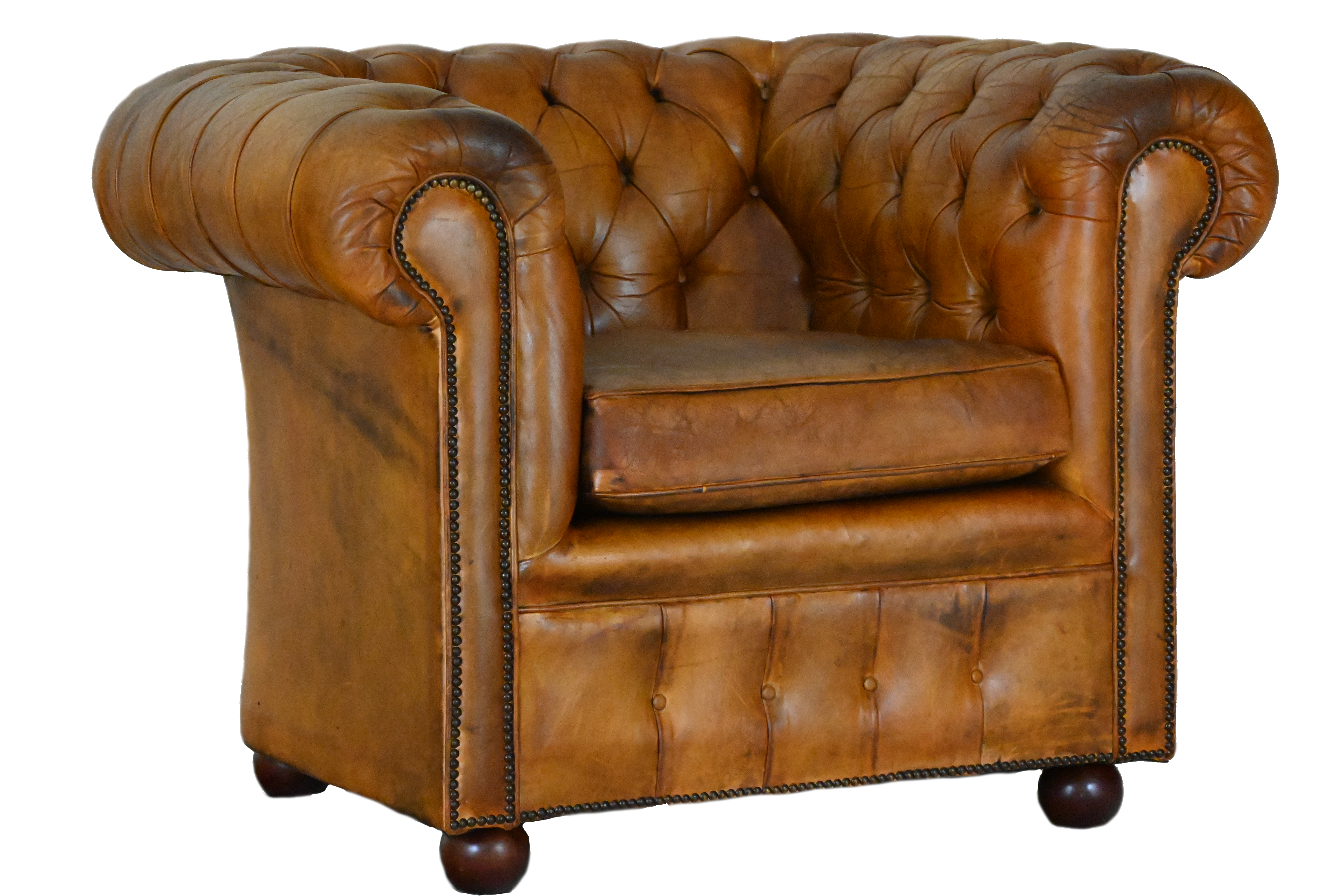 gebruikte robuuste chesterfield lowback fauteuil in hand-ingkleurd leer