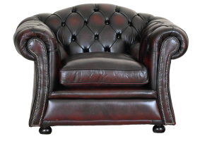 extra brede gebruikte lowback chesterfield fauteuil in rood leder.