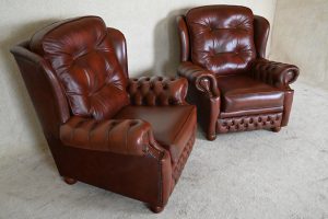 comfortabele hoge chesterfield oorfauteuil gebruikt