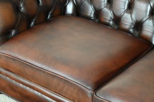 royale twee en een half zits gebruikte chesterfield bank in warm bruin leer