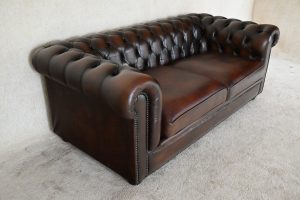 royale twee en een half zits gebruikte chesterfield bank in warm bruin leer