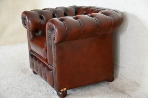 kleine gebruikte chesterfield low back chair stoel