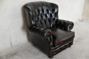 gebruikte chesterfield fauteuil met hoge rug