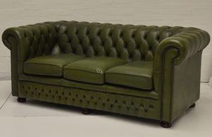 gebruikte chesterfield combi set van 2 groene banken