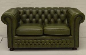 gebruikte chesterfield combi set van 2 groene banken