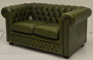 gebruikte chesterfield combi set van 2 groene banken