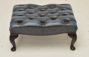 blauwe chesterfield poef gebruikt. kan samen met stoel