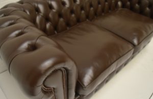 Chocolade bruine gebruikte chesterfield driezits bank