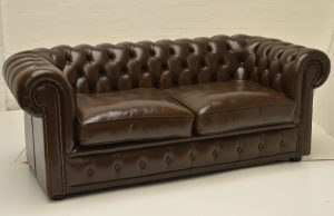 Chocolade bruine gebruikte chesterfield driezits bank