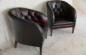 combi van twee engelse tub chairs gebruikt met medium zitkussen