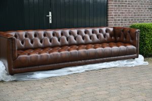 nieuwe eigentijdse chesterfield Burton met garantie en certificaat van echtheid