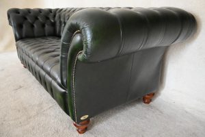 gebruikte chesterfield met geknoopte zitting