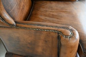 unieke hoge Engelse high back chair gebruikte chesterfield