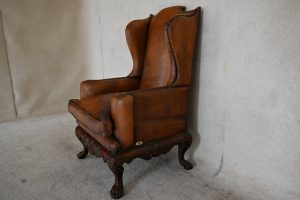 unieke hoge Engelse high back chair gebruikte chesterfield