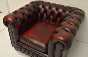 vintage chesterfield low back chair in Eindhoven