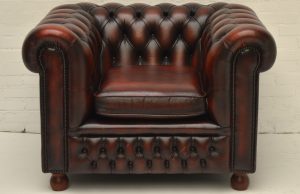 vintage chesterfield low back chair in Eindhoven