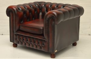 vintage chesterfield low back chair in Eindhoven