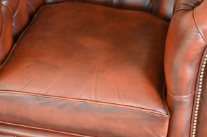 roestbruine gebruikte chesterfield low back chair