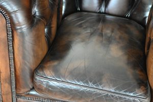 Lowback Chesterfield fauteuil gebruikt 203860