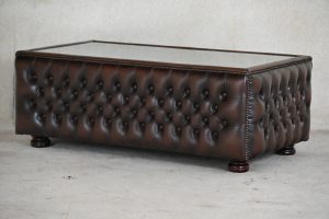 Chesterfield salontafel met glasplaat in Antique Bruin-245082