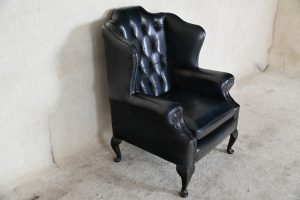 Chesterfield oorfauteuil Flatwing in diepblauw