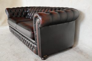 Curved Back Chesterfield 3-zits