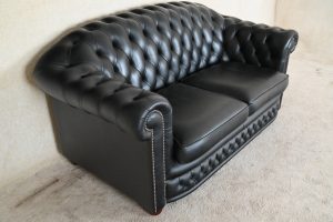 Highlander chesterfield 2½-zits bank in Shelly Black #245048