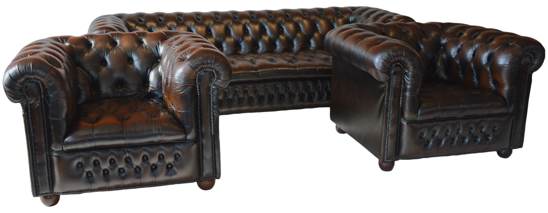 Tijdloze klasse deze luxe Chesterfield set buttoned seat. De ruime 3½-zits bank en twee bijpassende fauteuils met buttoned seat. Verfijnde elegantie.