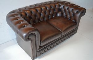 klassieke 2-zits Chesterfield ant. Brown