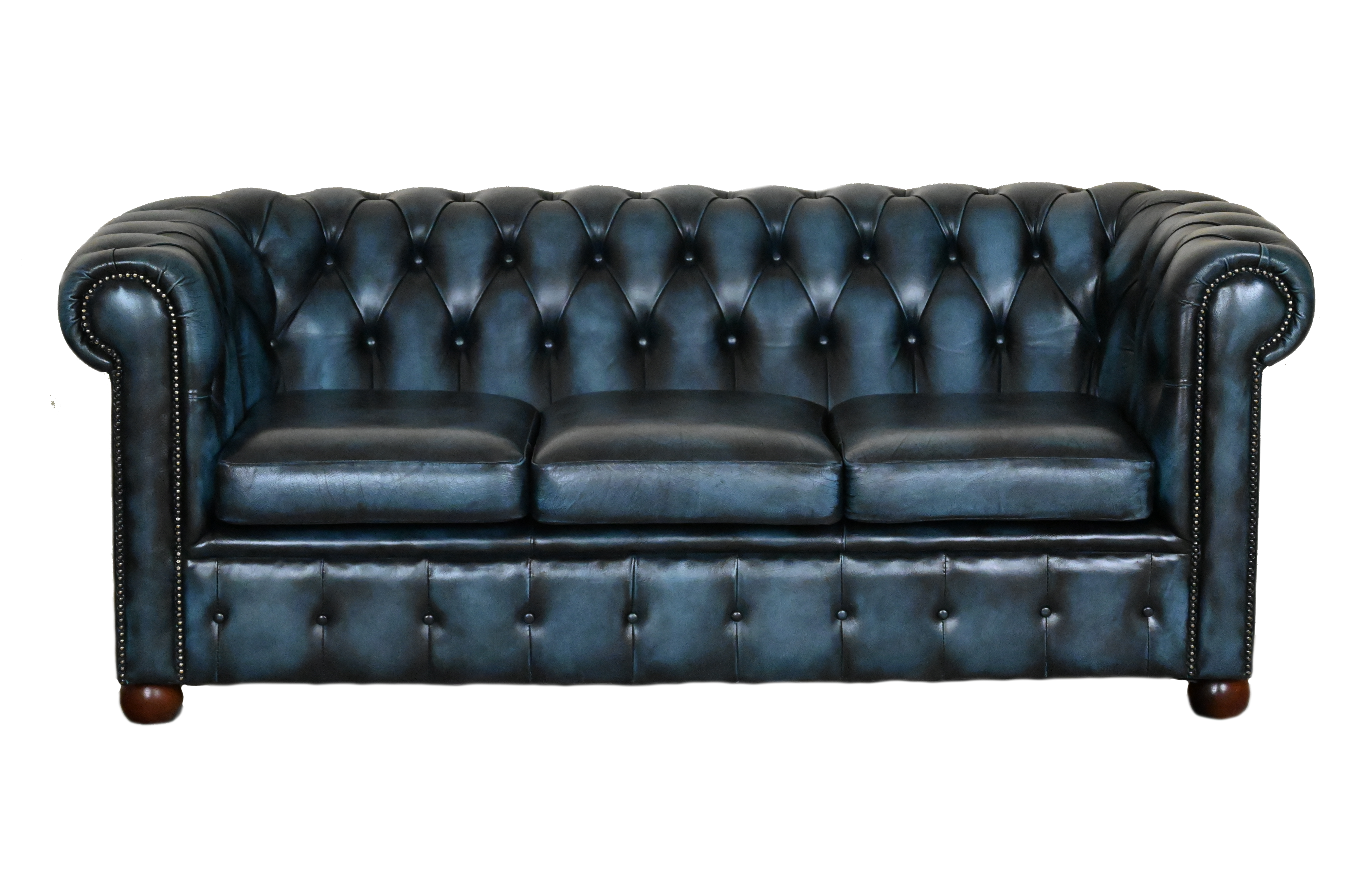 Ontdek de stijlvolle en compacte Chesterfield 3-zitsbank met stevig zitcomfort. Ideaal voor langere personen #244953