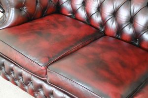 Ontdek deze 3+1+1 Chesterfield set met diepe zit, ideaal voor lange personen. Deze stijlvolle set biedt zacht comfort voor een aantrekkelijke prijs. #245024-25-26