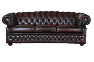 Ontdek deze 3+1+1 Chesterfield set met diepe zit, ideaal voor lange personen. Deze stijlvolle set biedt zacht comfort voor een aantrekkelijke prijs. #245024-25-26