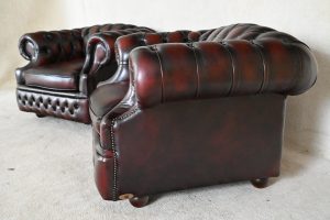 Ontdek deze 3+1+1 Chesterfield set met diepe zit, ideaal voor lange personen. Deze stijlvolle set biedt zacht comfort voor een aantrekkelijke prijs. #245024-25-26