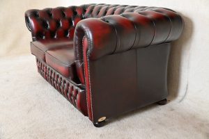 Ontdek de stijlvolle en comfortabele originele Engelse Cavendish Chesterfield 3+2 set, model Cavendish. #245107-245108