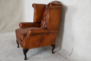 Ontdek onze tweedehands scroll-wing highback stoel, gemist hersteld in eigen werkplaats. Geniet van stijlvolle , duurzaam zitcomfort en een tijdloos design-245110