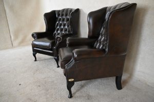 Flatwing Chesterfield oorfauteuil met medium zitcomfort in klassieke stijl #245119 of 20.