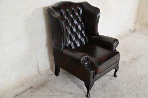 Flatwing Chesterfield oorfauteuil met medium zitcomfort in klassieke stijl #245119 of 20.