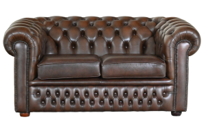 Combinatie van klassieke stijl en modern comfort, deze full-size Chesterfield set. Stevige rugleuning, middelharde zitkussens, en hoogwaardige afwerking.245124+245125