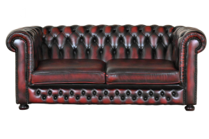 Royale Chesterfield 2½-zits bank in klassiek antiek rood. Stevige rugleuning, comfortabele zitkussens. #245144