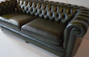 Ontdek de luxe van onze 3-zits Chesterfield bank in Olive Green. Een tijdloos design met optimaal zitcomfort en duurzame kwaliteit.#14215