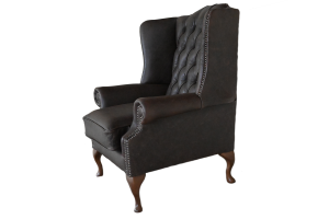 Ontdek de High Class Flat Wingchair Collection actie met tijdloze Chesterfield oorfauteuils in luxe leer in de kleur Buffalo Brunette