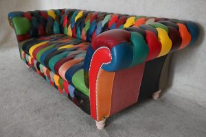 Ontdek de bijna nieuwe Multicolour Chesterfield Hensford! Engels vakmanschap, uniek design, medium zitcomfort en een aantrekkelijke prijs. #245095