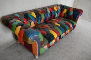 Ontdek de bijna nieuwe Multicolour Chesterfield Hensford! Engels vakmanschap, uniek design, medium zitcomfort en een aantrekkelijke prijs. #245095