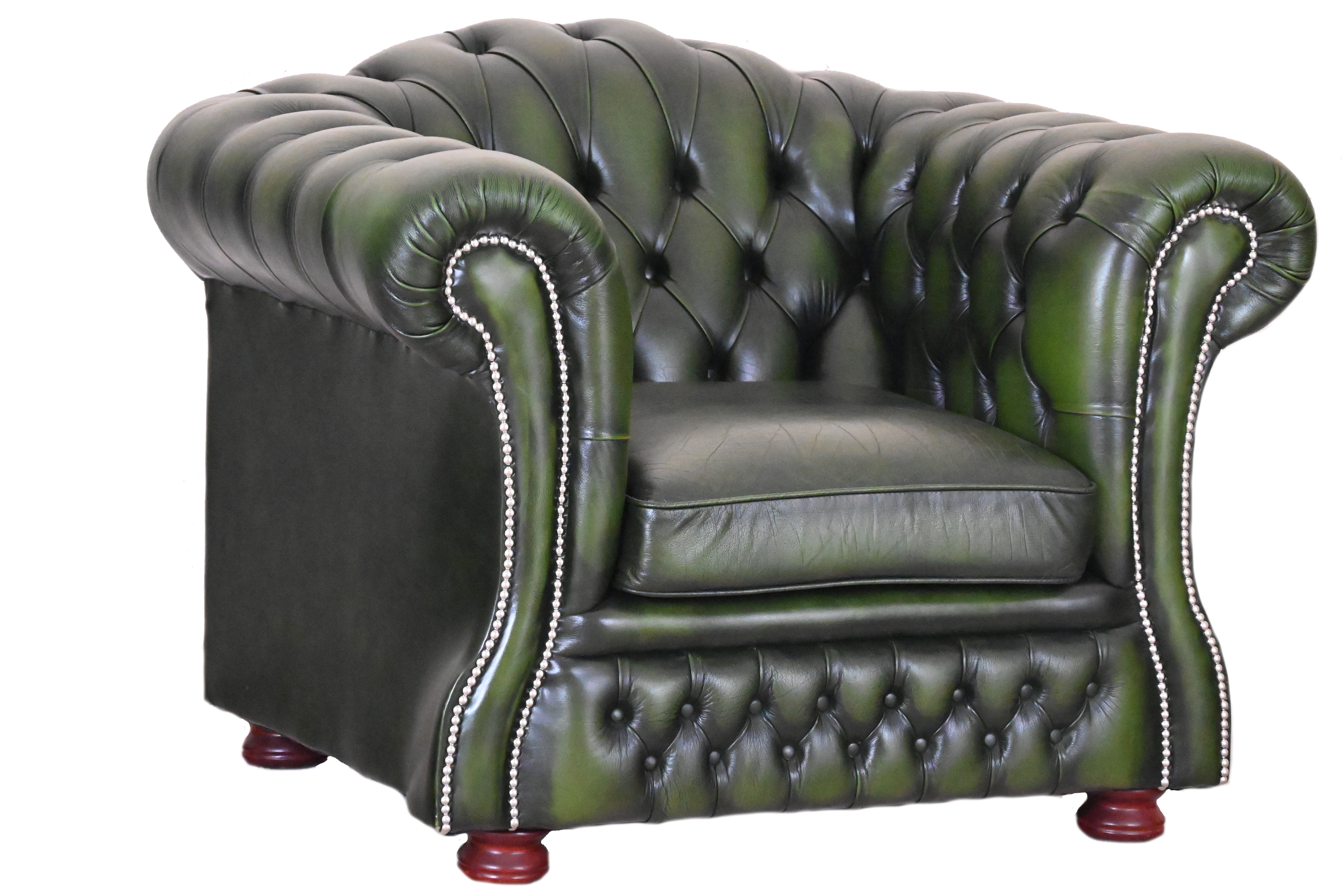 Ontdek deze gebruikte traditionele Engelse Chesterfield fauteuil. Duurzaam, comfortabel medium zitcomfort en in uitstekende staat.#245151