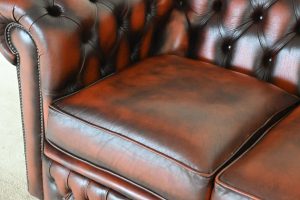 Ontdek de klassieke gebruikte Chesterfield 2-zits bank Hampshire in light rust. Uitstekend zitcomfort, luxe uitstraling en garantie.#245106